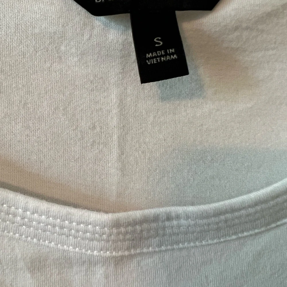 Banana Republic Cross Back Ruffle Tee - Picture 3 of 4